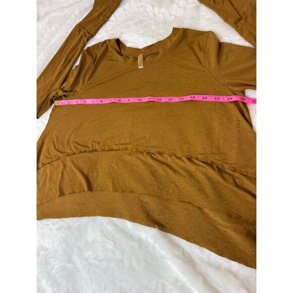 FP Movement Mustard Brown Tempo Long Sleeve Top Thumbholes Oversized Stretch XS - Picture 10 of 12